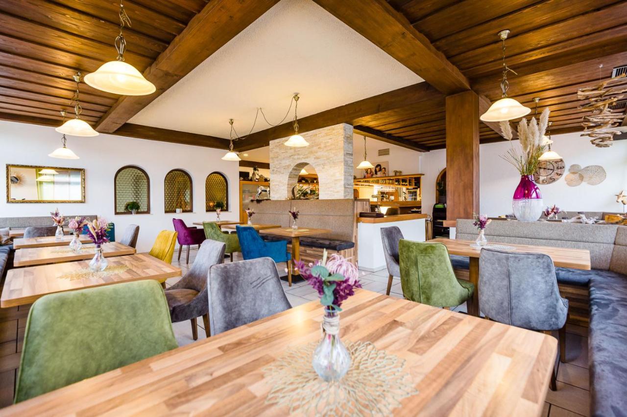 Landhotel Kueffner Pfedelbach ภายนอก รูปภาพ