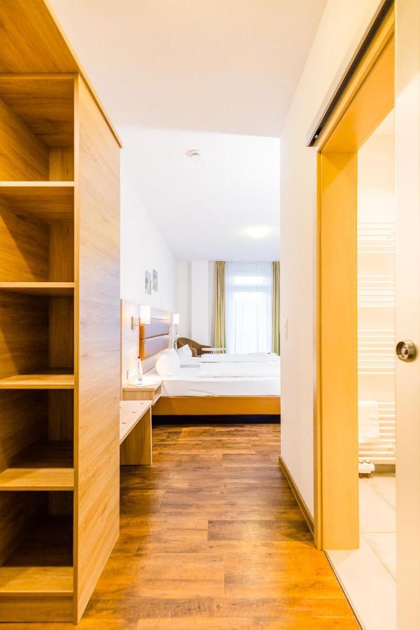 Landhotel Kueffner Pfedelbach ภายนอก รูปภาพ