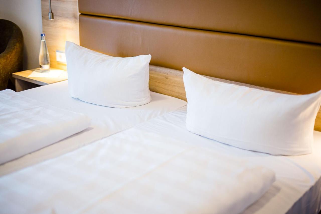 Landhotel Kueffner Pfedelbach ภายนอก รูปภาพ