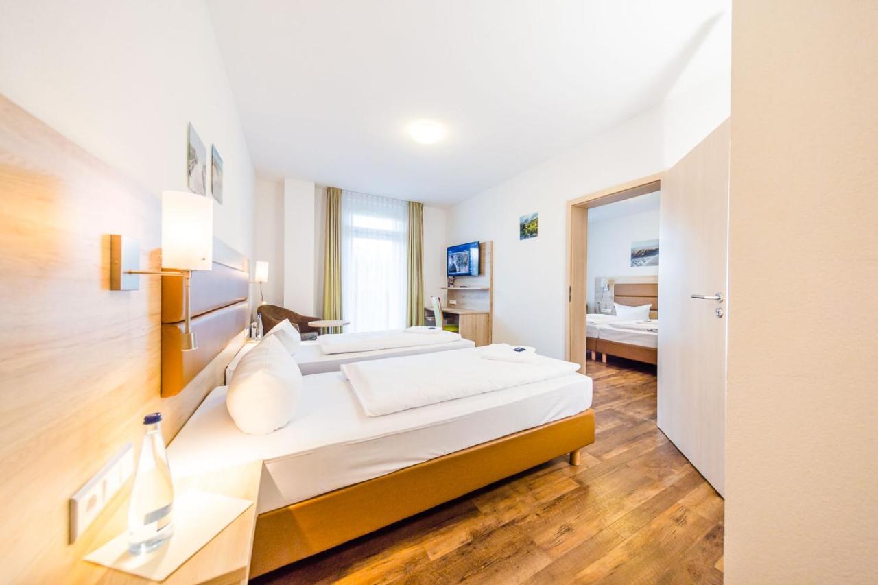 Landhotel Kueffner Pfedelbach ภายนอก รูปภาพ