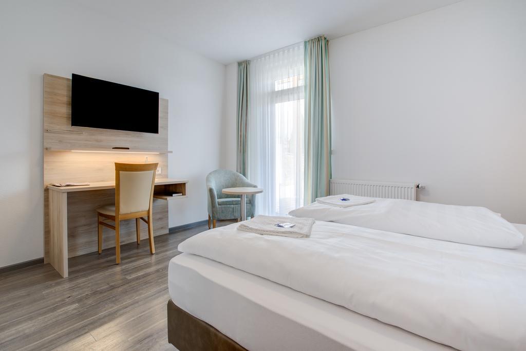 Landhotel Kueffner Pfedelbach ภายนอก รูปภาพ