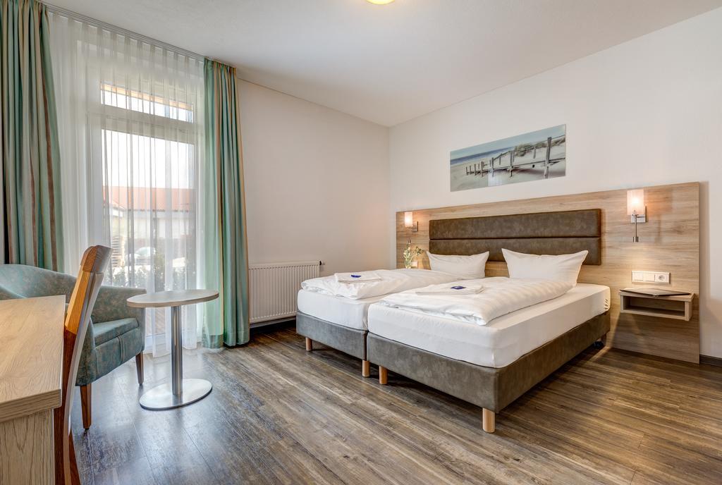 Landhotel Kueffner Pfedelbach ภายนอก รูปภาพ
