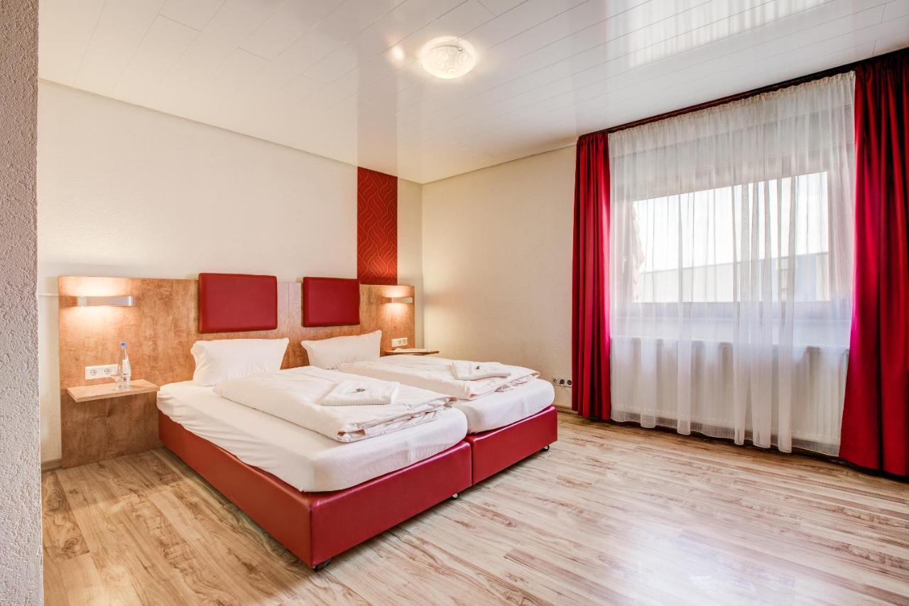 Landhotel Kueffner Pfedelbach ภายนอก รูปภาพ